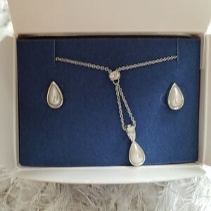 Matching pendant and pierced earrings